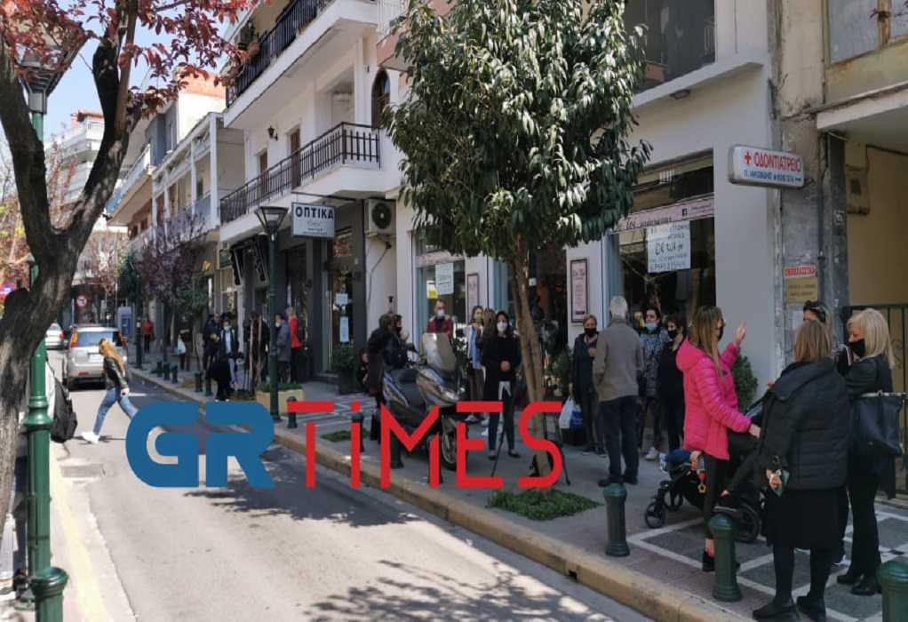 Θεσσαλονίκη : Διαμαρτύρονται οι καταστηματάρχες για το «μπλόκο» στο λιανεμπόριο