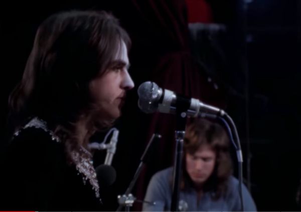 Ένα σπάνιο βίντεο συναυλίας των Genesis της εποχής του Peter Gabriel