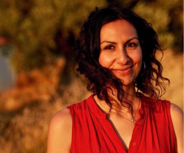 Γιασμίν Καν: «H συνταγή με την οποία αναπολώ τη Μυτιλήνη και σκέφτομαι τους πρόσφυγες»