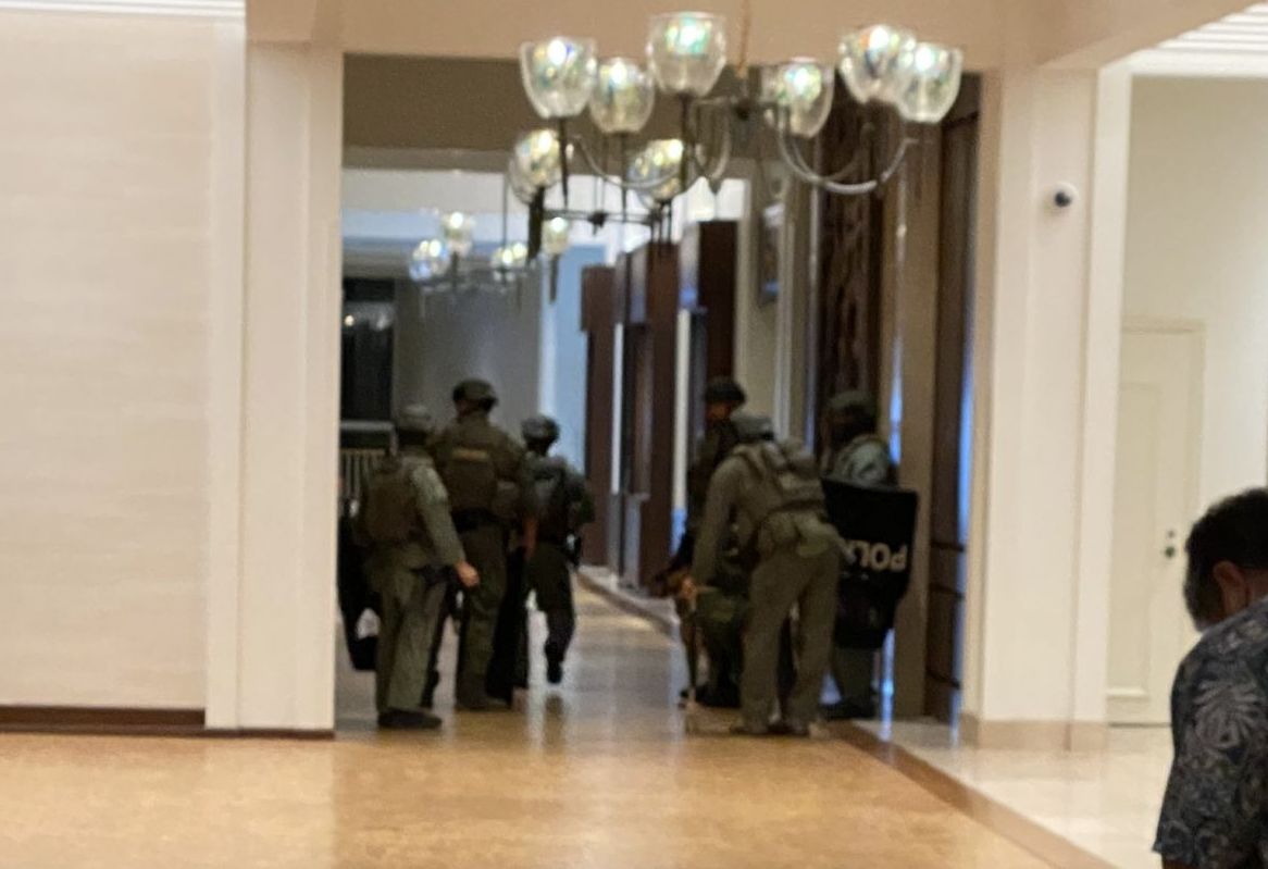 Συναγερμός σε χλιδάτο ξενοδοχείο στη Χονολουλού: Ένοπλος πυροβόλησε και ταμπουρώθηκε σε δωμάτιο
