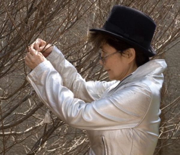 To δέντρο των ευχών της Γιόκο Όνο «ανθίζει» στο Διαδίκτυο