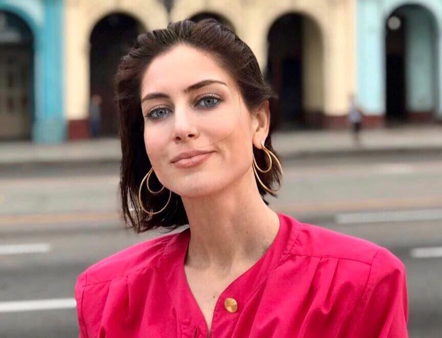 Λένα Παπαρρηγοπούλου: Η Σταρ Ελλάς 2020 που εγκατέλειψε το μόντελινγκ και έγινε συγγραφέας