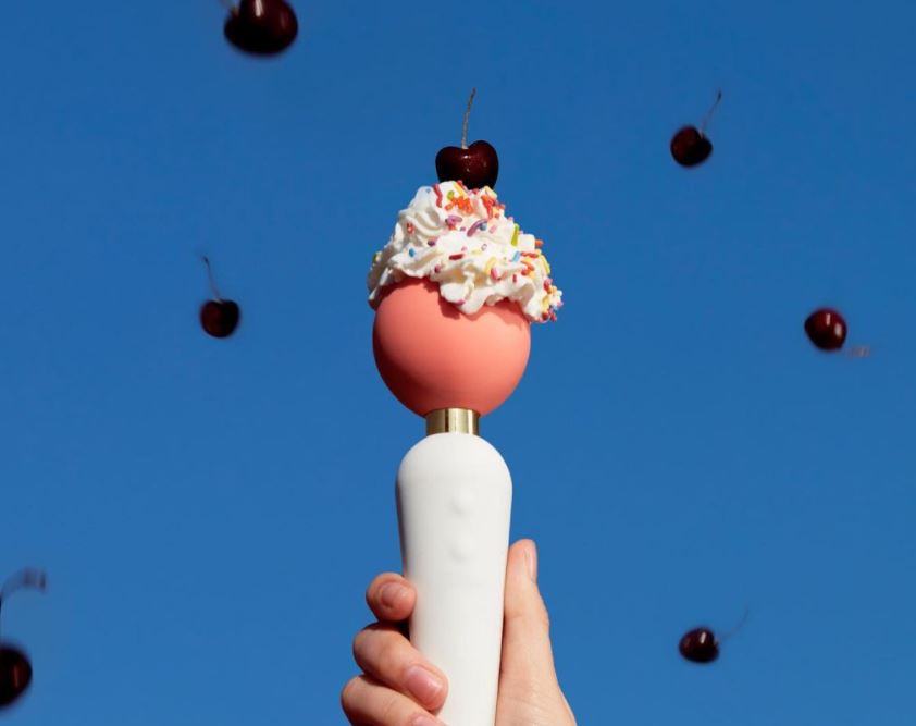 Οι δονητές της Γκουίνεθ Πάλτροου και το επικό σχόλιο της Χριστίνας Πολίτη