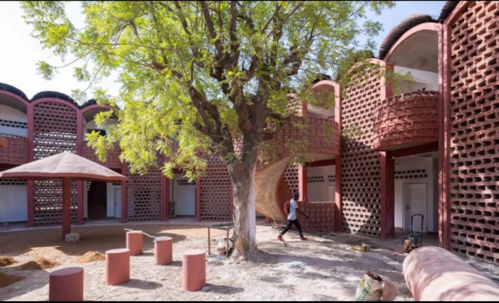 Ένα νοσοκομείο στην Σενεγάλη ανακυκλώνει τον αέρα του με φυσικό τρόπο