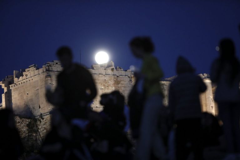 Κοροναϊός: Οι απαγορεύσεις που μένουν και οι παραβάσεις που κοστίζουν ακριβά στην ημι-lockdown εποχή