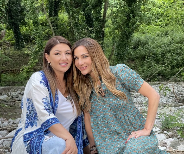 MY GREECE: Η Έλενα Παπαρίζου ξεναγεί τη Δέσποινα Βανδή στα Άγραφα και τη Λίμνη Πλαστήρα