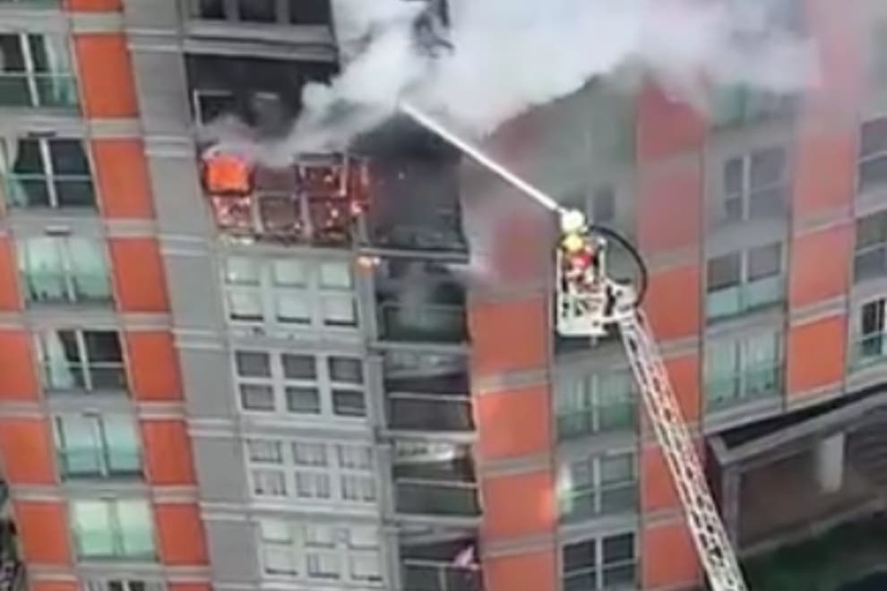 Λονδίνο: Φωτιά σε πολυώροφο κτίριο - Μεγάλη κινητοποίηση Πυροσβεστικής