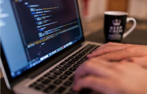 Εισαγγελική έρευνα για διαδικτυακές απειλές κατά δικαστικών
