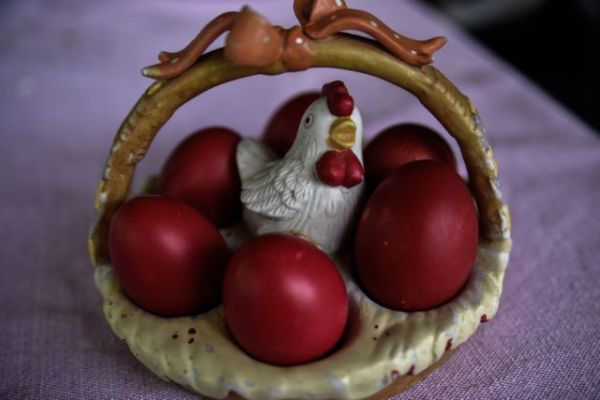 «Νεκρόδειπνα»: Ποιο είναι το έθιμο που αναβιώνει το Πάσχα στον Κοζάνη