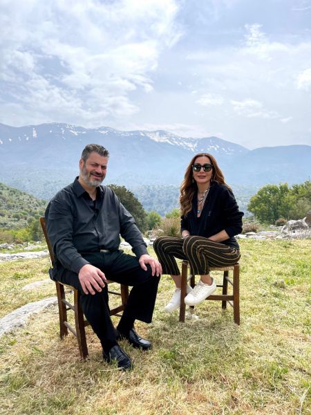 MY GREECE: Η Δέσποινα Βανδή στο Ρέθυμνο με τον Μανώλη Κονταρό