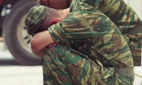 Πασίγνωστoς τραγουδιστής αποκαλύπτει: «Πέρασα δύσκολα στο στρατό – Είχα εφιάλτες για πολλά χρόνια»