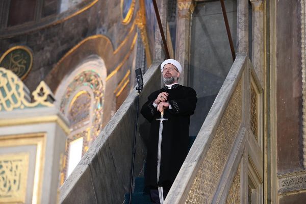 Diyanet: η ισχυρή κρατική θρησκευτική υπηρεσία που αξιοποιεί ο Ερντογάν
