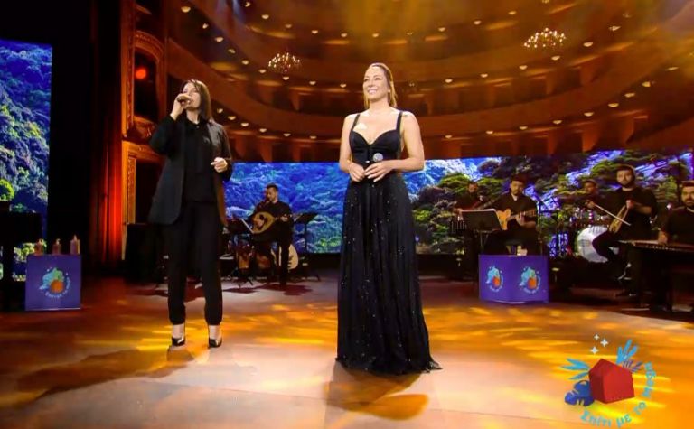 Σπίτι με το MEGA: Πέλα Νικολαΐδη και Μελίνα Ασλανίδου σε μια εντυπωσιακή εμφάνιση