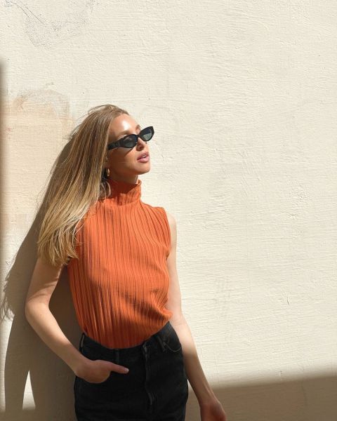 Ήρθε η εποχή για αμάνικα – Ιδέες για ανοιξιάτικα outfits