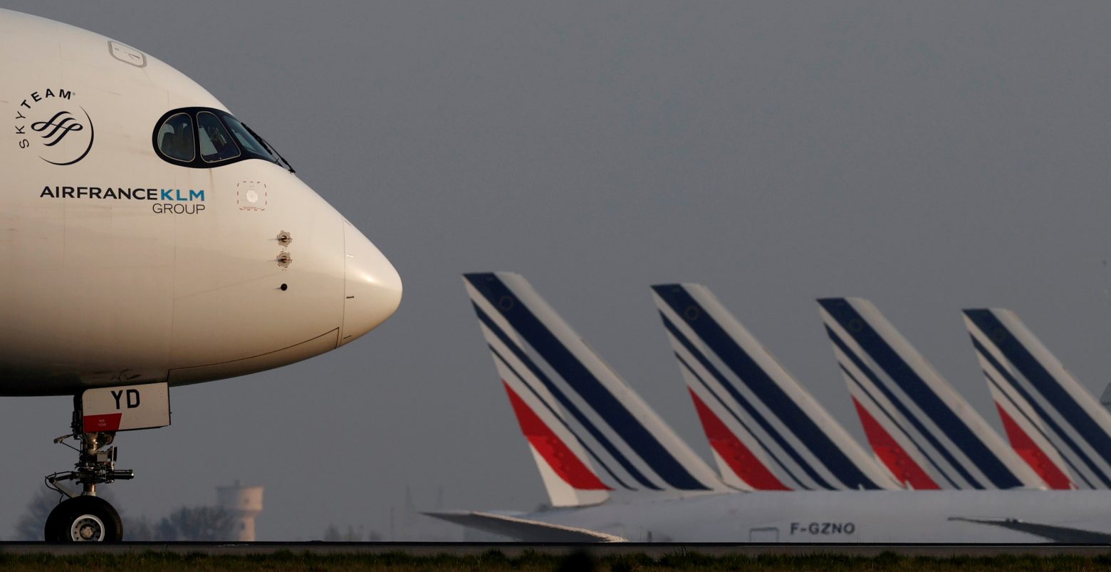 Γαλλία: Φιλόδοξος «πράσινος νόμος» περιορίζει τις πτήσεις και τα πλαστικά