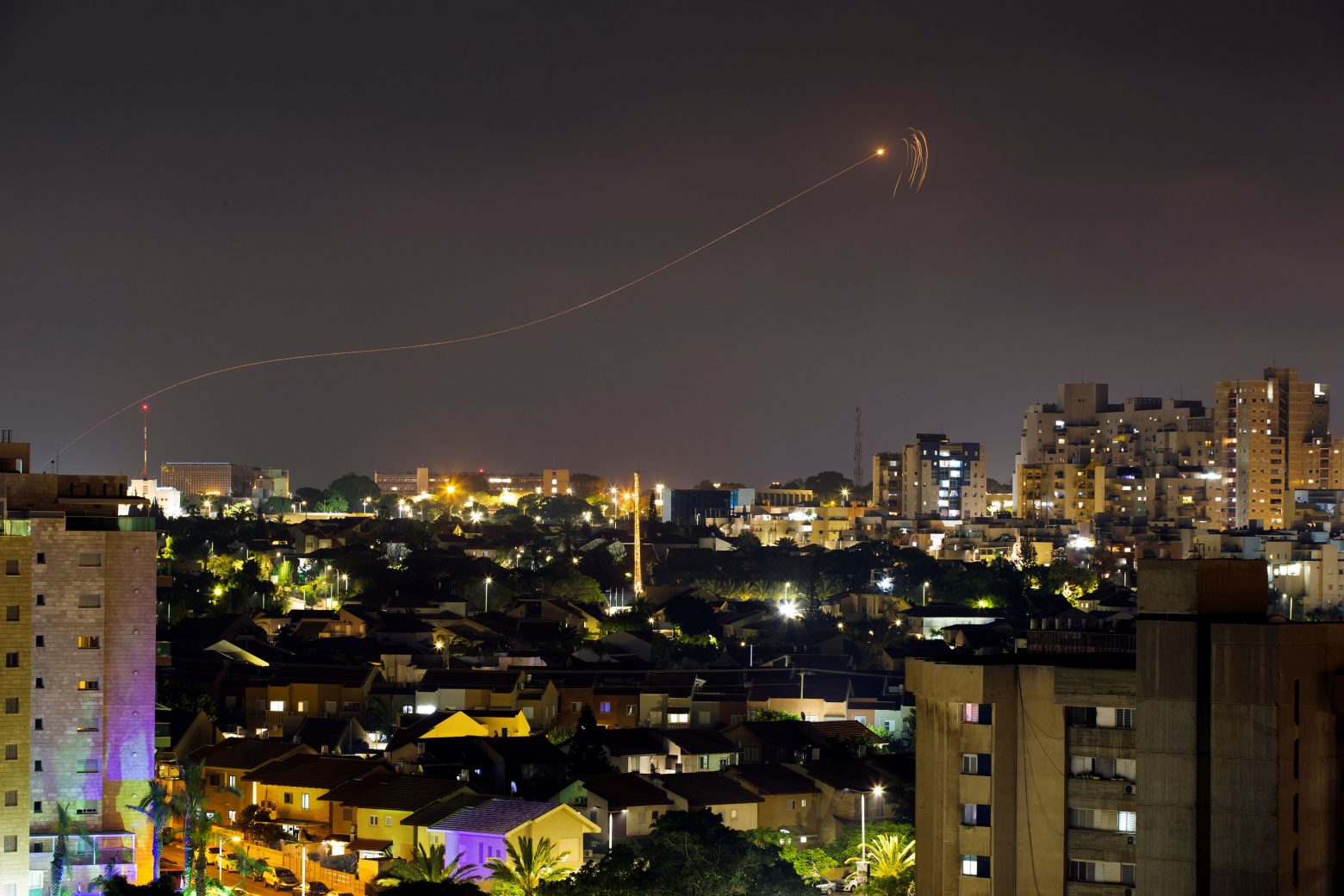Μέση Ανατολή: Ματωμένη Δευτέρα σε Γάζα και Ιερουσαλήμ με νεκρά παιδιά – Ανοίγουν καταφύγια