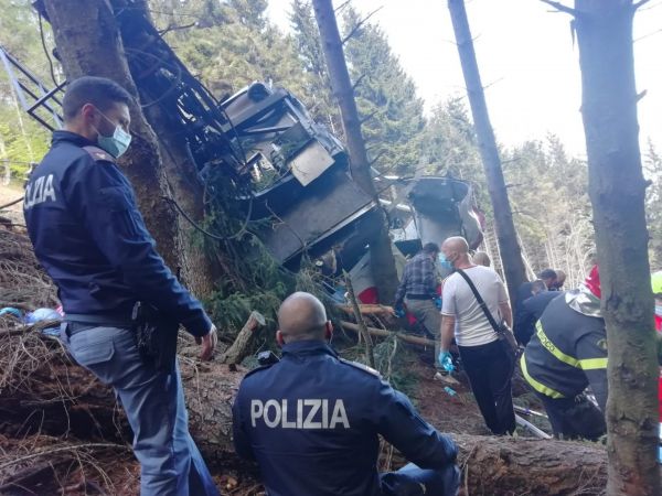 Ιταλία: Στους δεκατρείς ανέρχονται οι νεκροί από πτώση καμπίνας τελεφερίκ κοντά στη λίμνη Ματζιόρε
