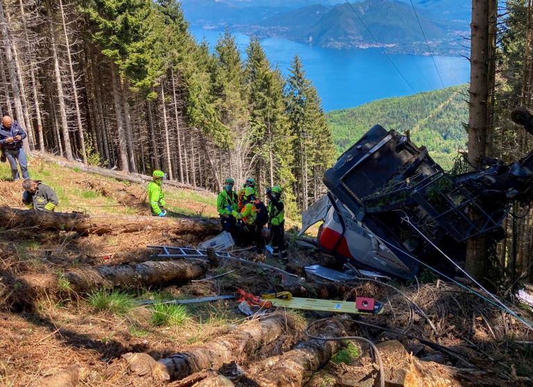 Ιταλία: Πέθανε ένα από τα παιδία που τραυματίσθηκαν κατά την πτώση καμπίνας τελεφερίκ – 14 νεκροί