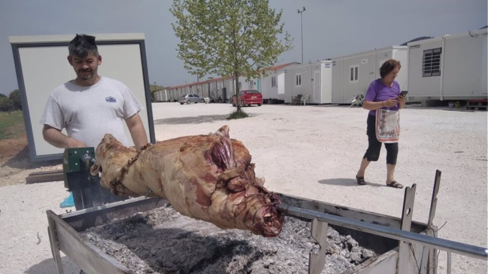 Πάσχα: Πώς γιόρτασαν οι σεισμόπληκτοι σε Δαμάσι και Μεσοχώρι