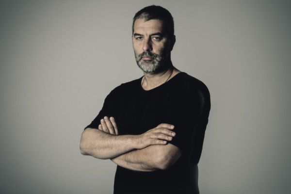 Βασίλης Μπισμπίκης: Υποψήφιος για το Βραβείο Ανδρικού Ρόλου στα βραβεία Ίρις