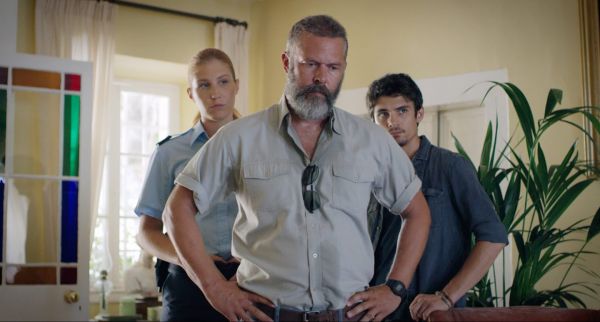 «42°C»: Οικογενειακά μυστικά, μυστηριώδεις θάνατοι & ελληνικό καλοκαίρι στην COSMOTE TV