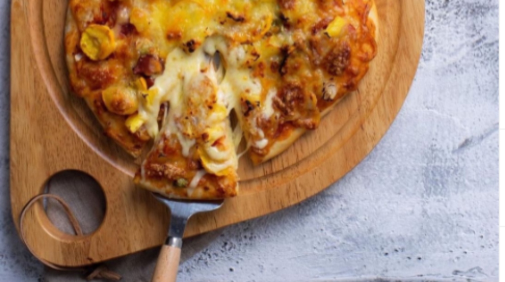 Απολαυστική συνταγή για πίτσα με ζύμη από κουνουπίδι