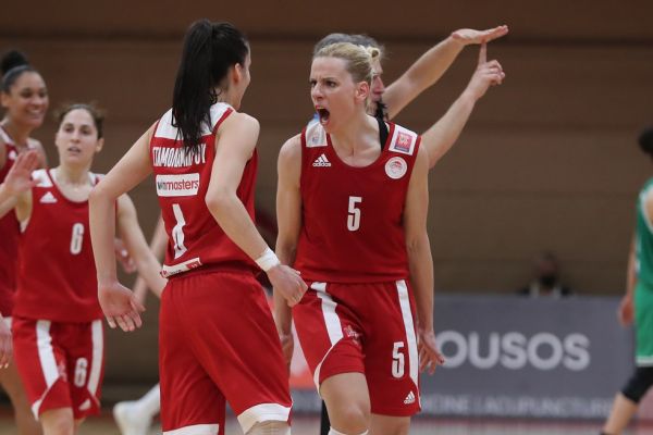 Ο Ολυμπιακός νίκησε τον Παναθηναϊκό και πήρε το πλεονέκτημα έδρας (66-56)