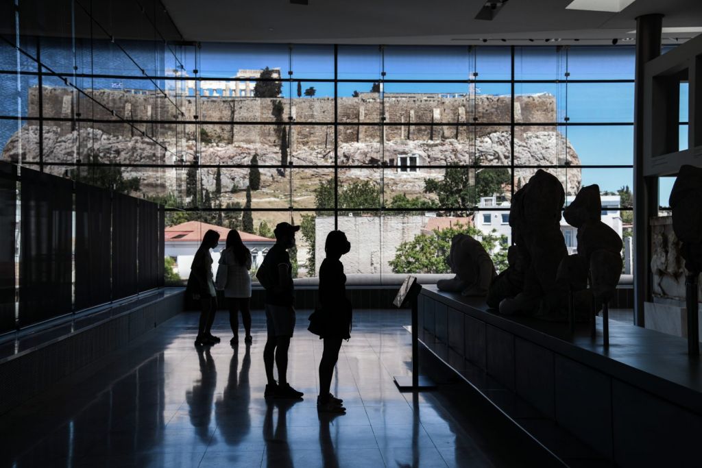 Κοροναϊός: Η «αθηναϊκή μετάλλαξη» περικυκλώνει το κέντρο της Αθήνας – Πόσο προστατεύουν τα εμβόλια