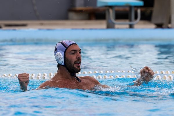 Αναβολή στέψης για τον Ολυμπιακό (9-8)