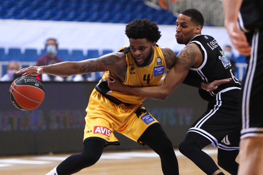 Η ΑΕΚ την πρόκριση, ο ΠΑΟΚ τη… σφαγή (87-81)