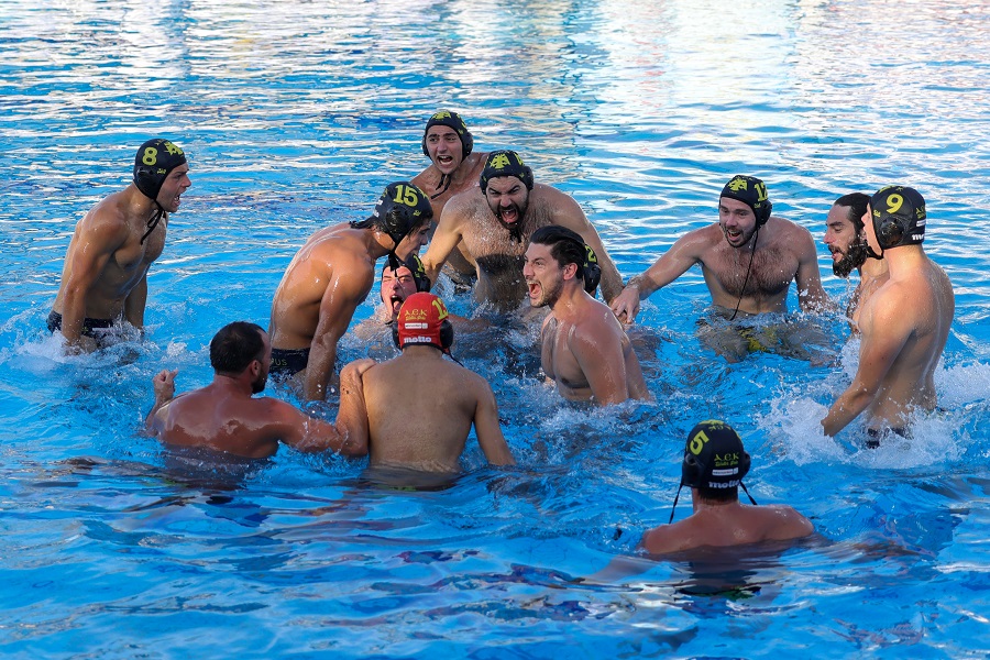 Πέρασε στον τελικό η ΑΕΚ (8-6)