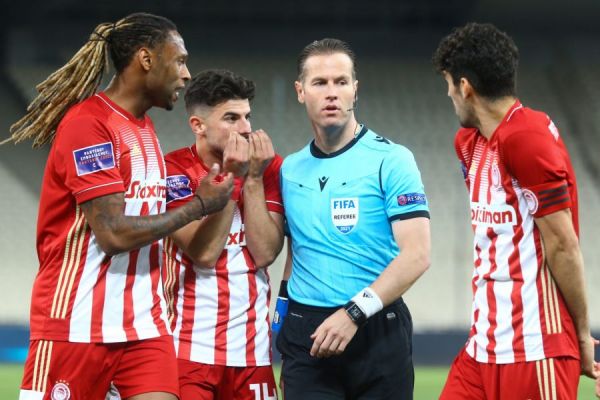 Το πέναλτι αλά… πόλο που δεν έδωσε ο Μακέλι στον τελικό του Κυπέλλου