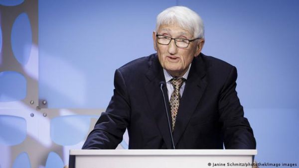 Χάμπερμας: Αρνήθηκε να παραλάβει βραβείο από το Άμπου Ντάμπι