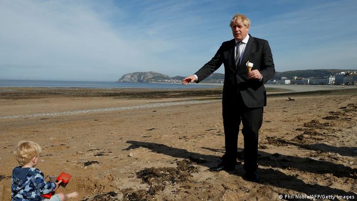 Μπόρις Τζόνσον: Δύσκολη απόφαση για τον πρωθυπουργό – Δική του η ευθύνη για τους εμβολιασμούς των ανήλικων