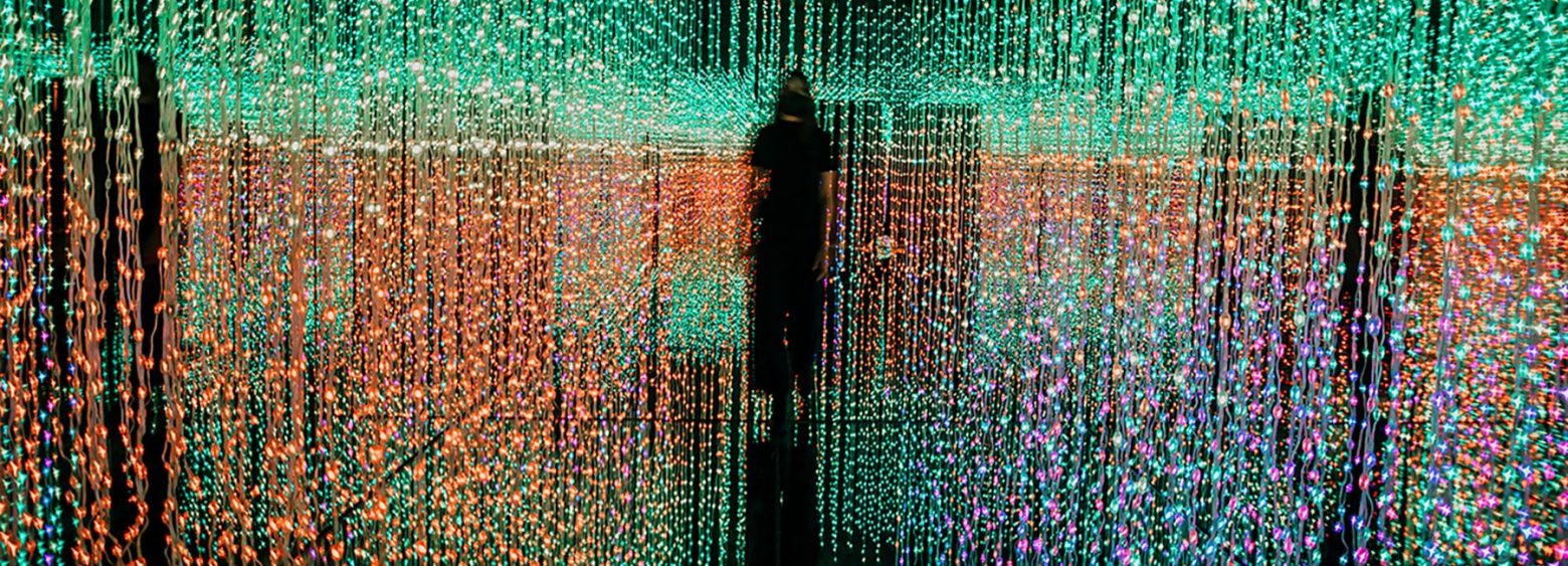 Μια LED εγκατάσταση δίνει στους επισκέπτες μια αξέχαστη εμπειρία σε εστιατόριο στην Ισπανία