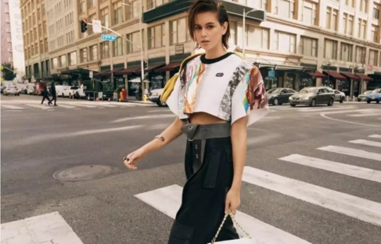Louis Vuitton: Η Κάια Γκέρμπερ βρίσκει το καλοκαιρινό twist της στην νέα καμπάνια του οίκου