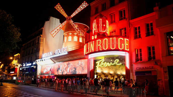 Moulin Rouge, Crazy Horse, Lido, Michou: Τα γαλλικά καμπαρέ επιστρέφουν τον Σεπτέμβριο