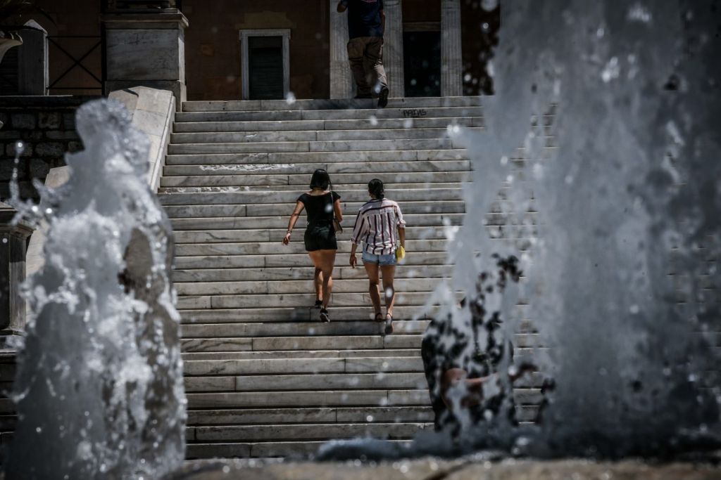 Κοροναϊός: Πού εντοπίζονται τα 2.433 κρούσματα – Δείτε αναλυτικά τον χάρτη της διασποράς