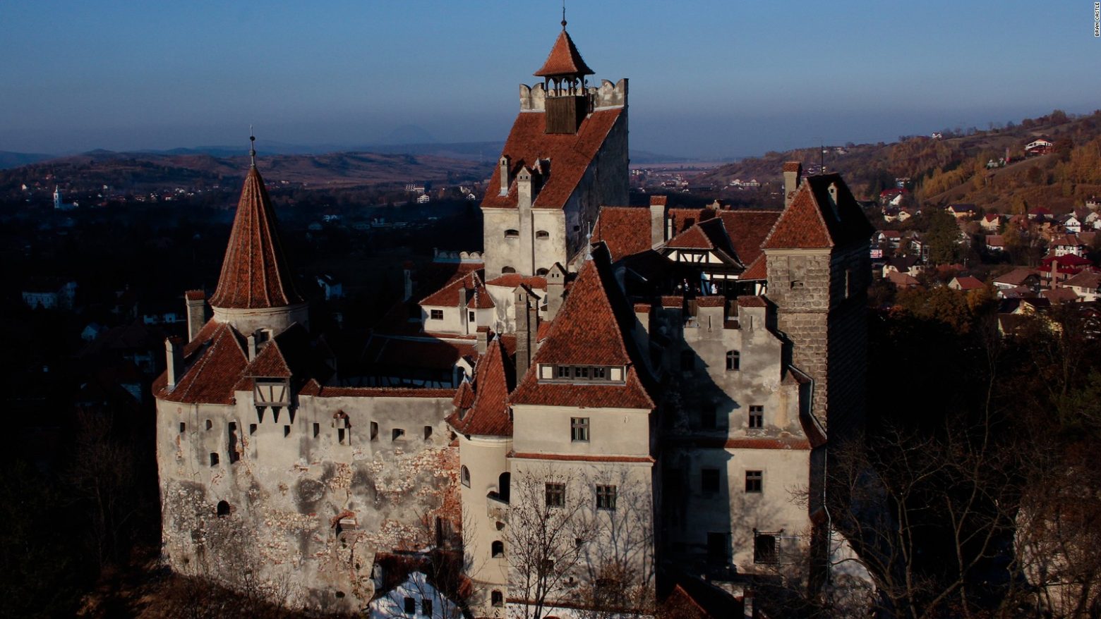Ρουμανία: Μετέτρεψαν τον πύργο του κόμη Δράκουλα σε... εμβολιαστικό κέντρο για τον κοροναϊό