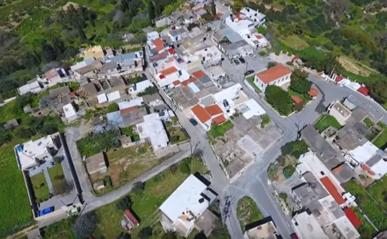 Σκοτεινό: Το χωριό που έχει κόψει οριστικά το κάπνισμα