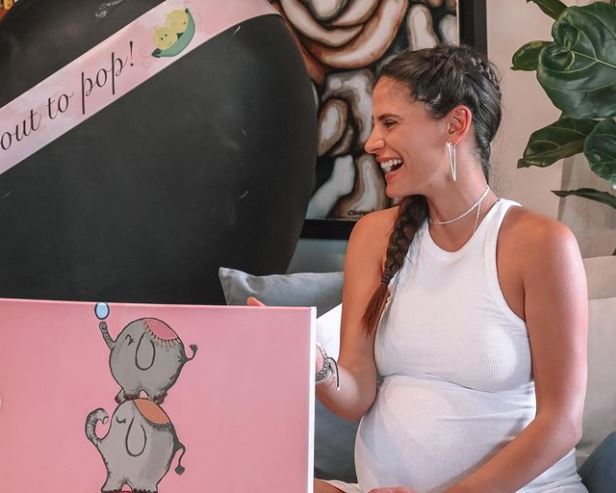 Χριστίνα Μπόμπα: Το εντυπωσιακό baby shower – έκπληξη λίγο πριν γίνει μανούλα