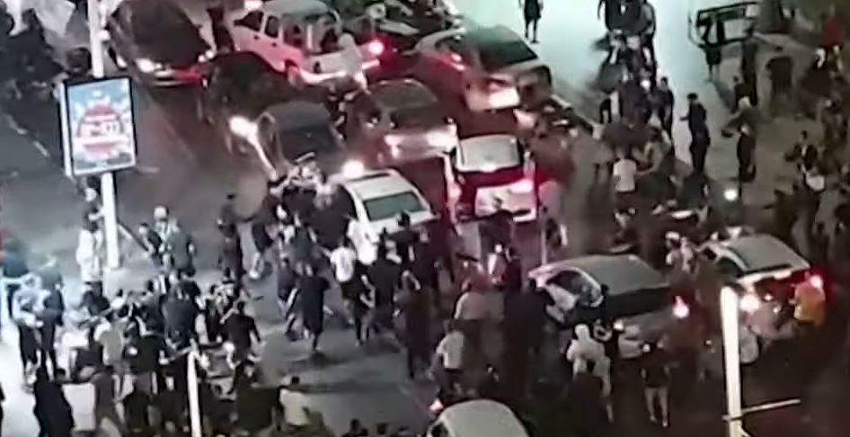 Σοκ στο Ισραήλ: Πλήθος λίντσαρε άνδρα στο Τελ Αβίβ σε live μετάδοση