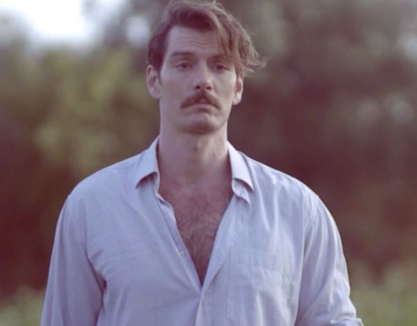 Άγριες Μέλισσες: Το τηλεοπτικό ντεμπούτο του «Κωνσταντή»