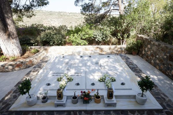 Γιατί ο Κωνσταντίνος Μητσοτάκης επέλεξε το νεκροταφείο του Αργουλιδέ ως την τελευταία του κατοικία