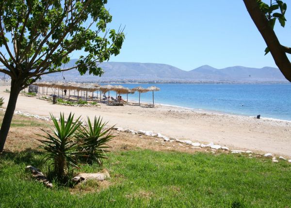 Δήμος Πειραιά: Εργασίες καθαρισμού στις παραλίες Βοτσαλάκια και Φρεαττύδα - ΤΟ ΒΗΜΑ