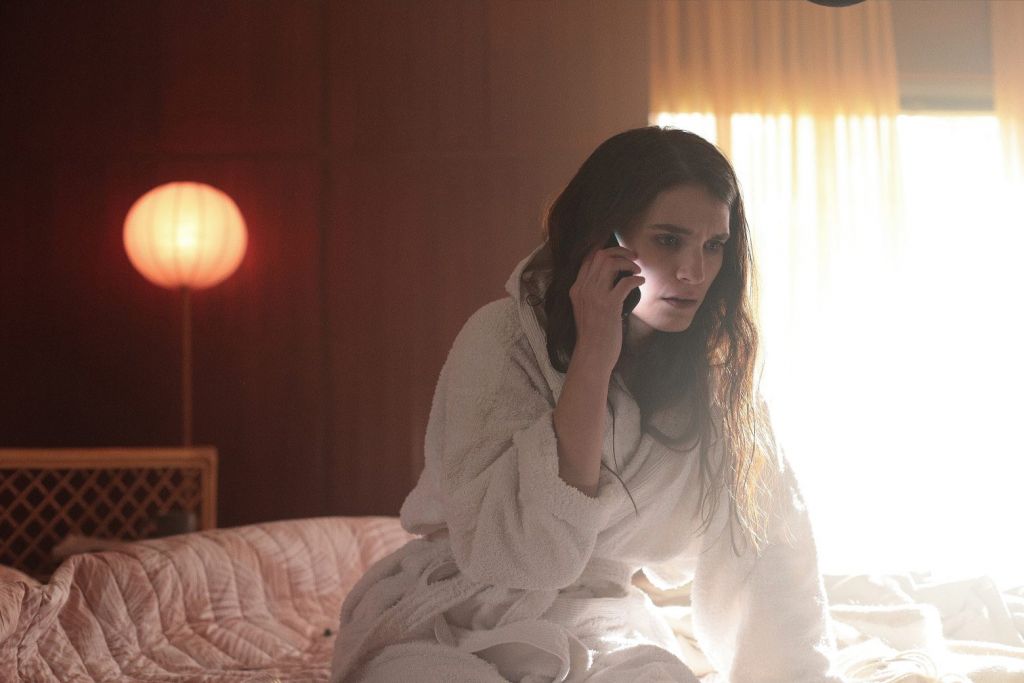 Σιωπηλός Δρόμος – Spoiler: Η διπλή ζωή της Αθηνάς αποκαλύπτεται