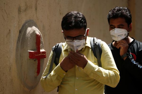 Ινδία: Πάνω από 25 εκατ. κρούσματα και 4.239 θάνατοι σε 24 ώρες