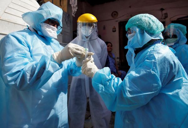 Ινδία: 366.000 κρούσματα και 3.754 θάνατοι από κοροναϊό σε 24 ώρες