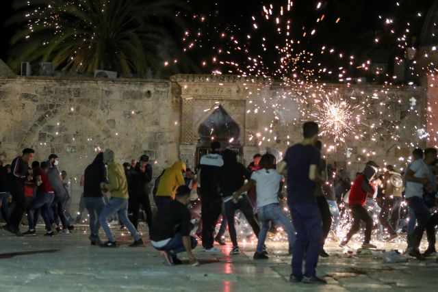 Ιερουσαλήμ: 17 τραυματίες από συγκρούσεις Παλαιστίνιων και Ισραηλινών