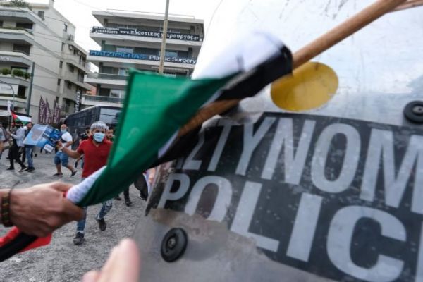 Πρεσβεία Ισραήλ: Ένταση και χημικά στην πορεία αλληλεγγύης στην Παλαιστίνη